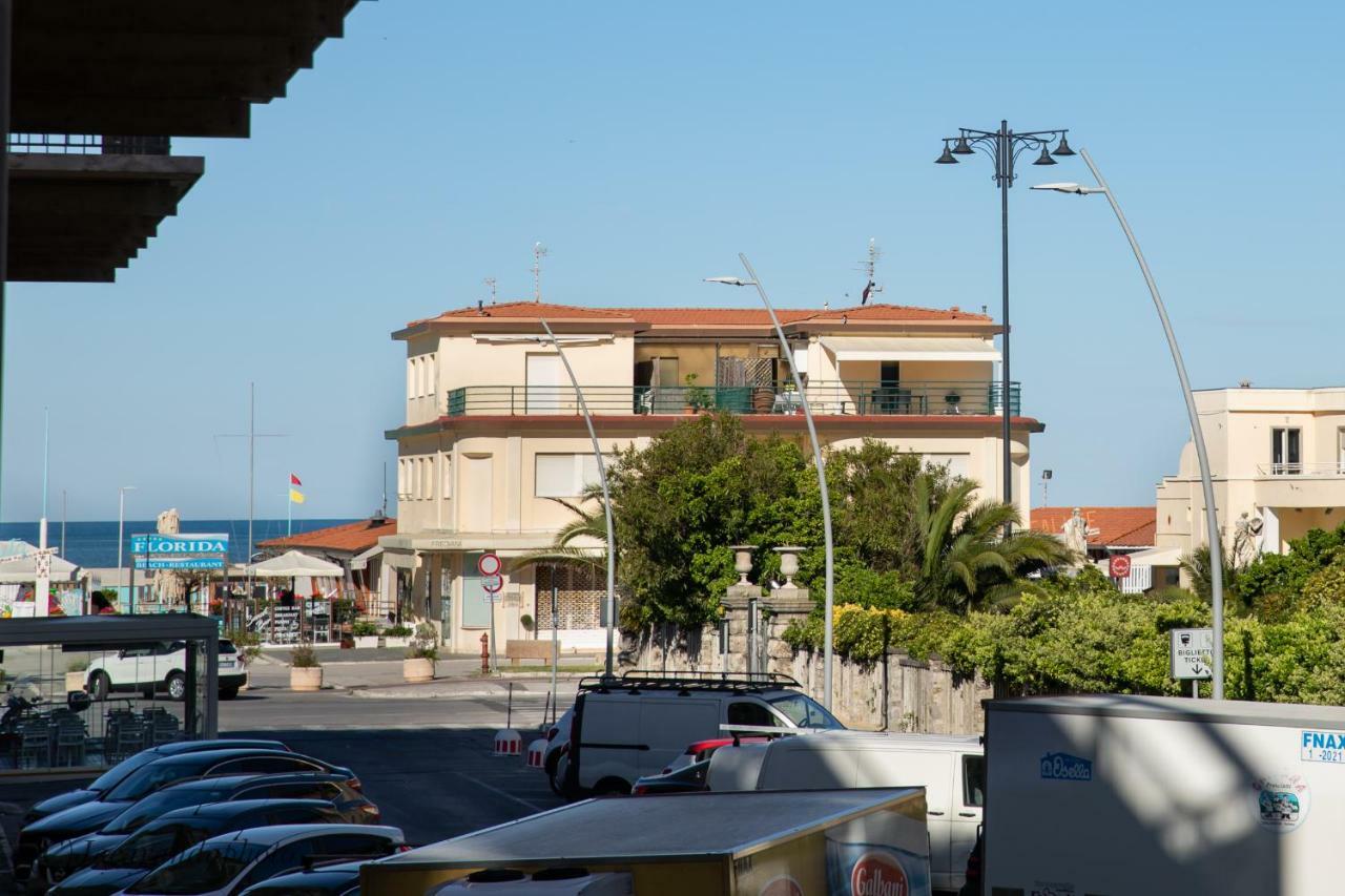 Mirabilia Beach Viareggio Luaran gambar